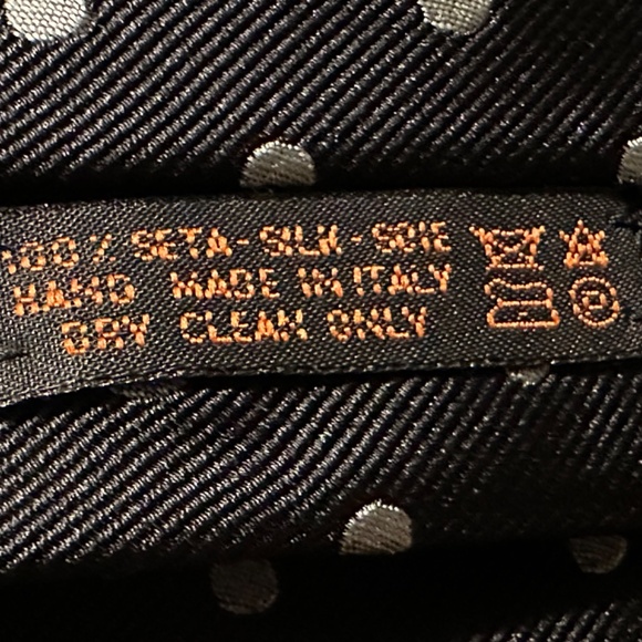 AUTHENTIC DOLCEPUNTA 100% SILK NECKTIE BLACK w/SILVER POLKA DOTS - Picture 4 of 4